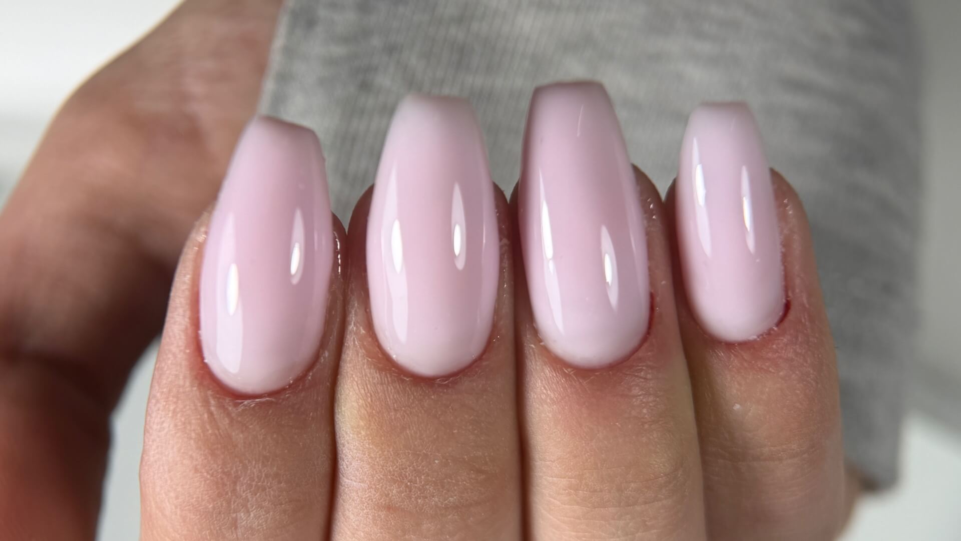 Halelnails