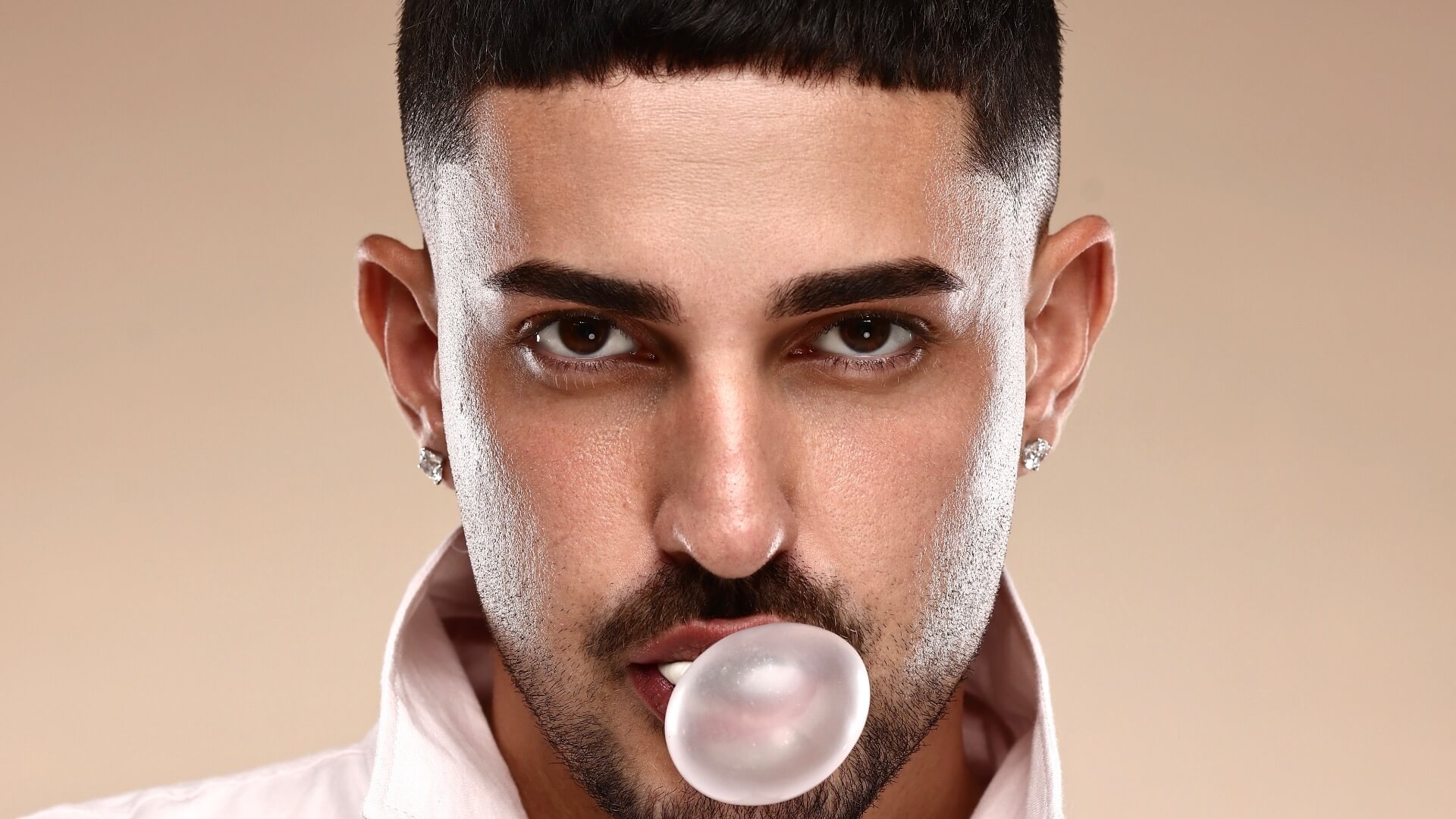  | עומרי קוסמטיקס 